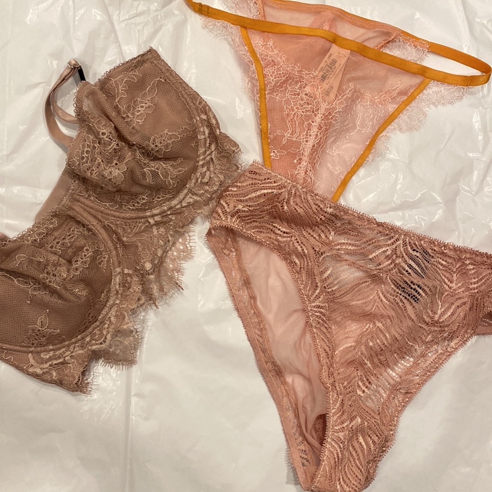 Bundle VS Bra and 2 panties